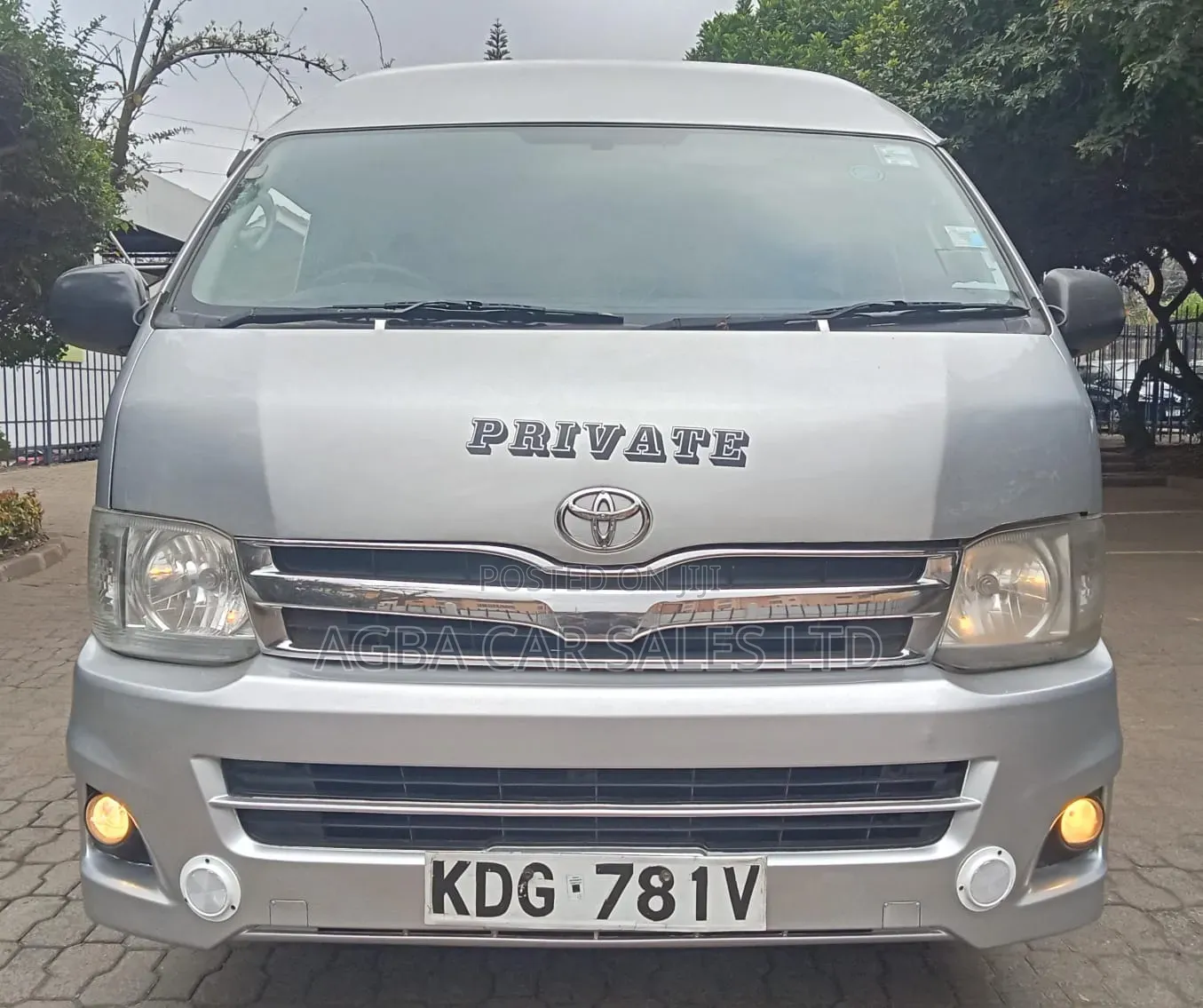Toyota HiAce 2014 White