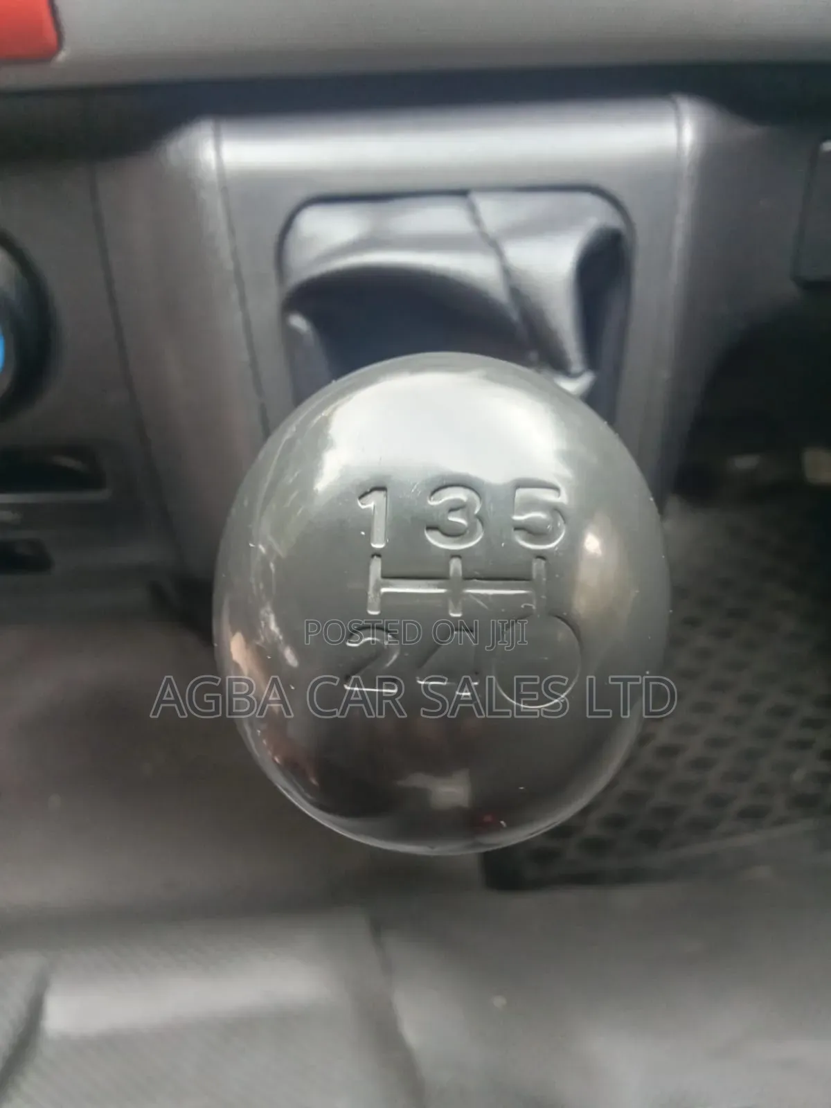 Toyota HiAce 2014 White