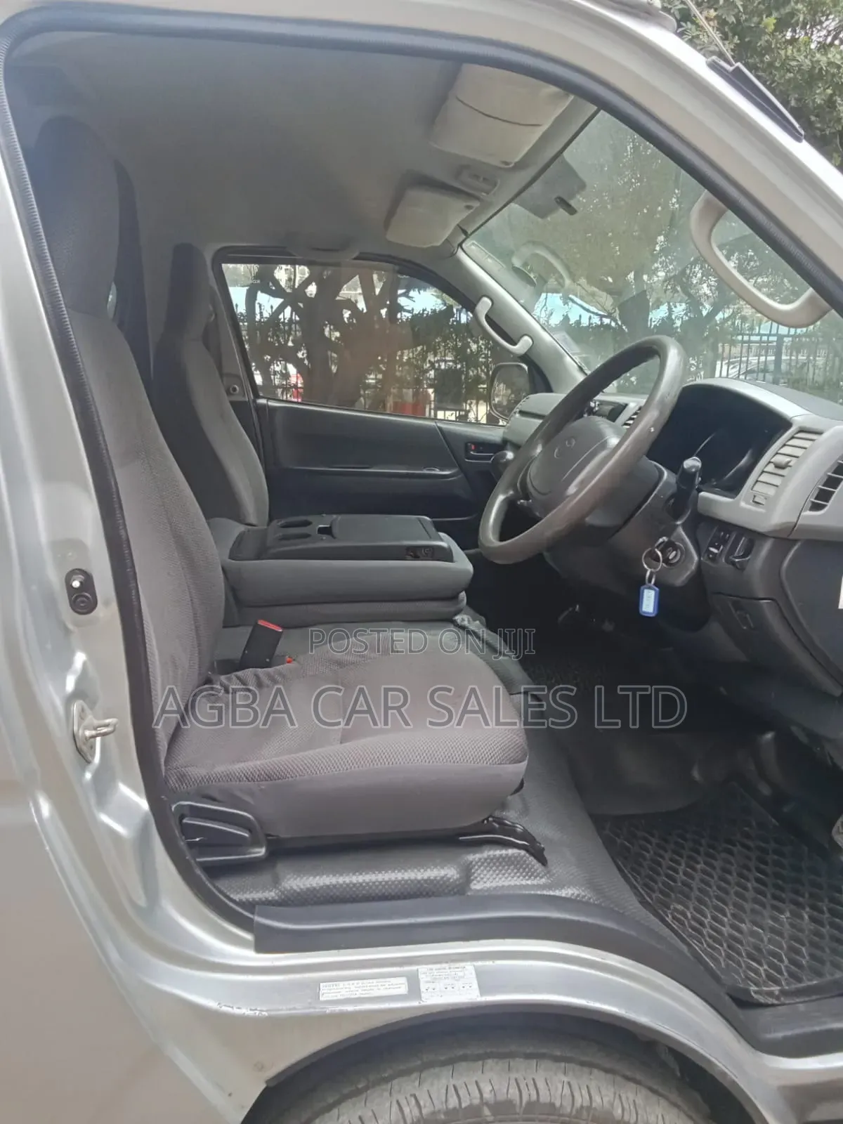 Toyota HiAce 2014 White