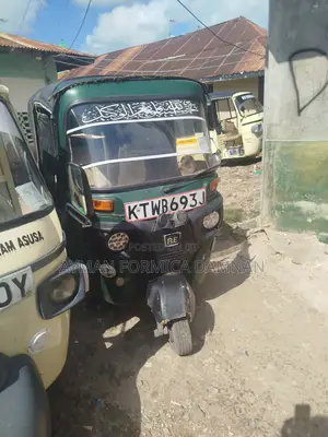 Bajaj RE 2020 Green