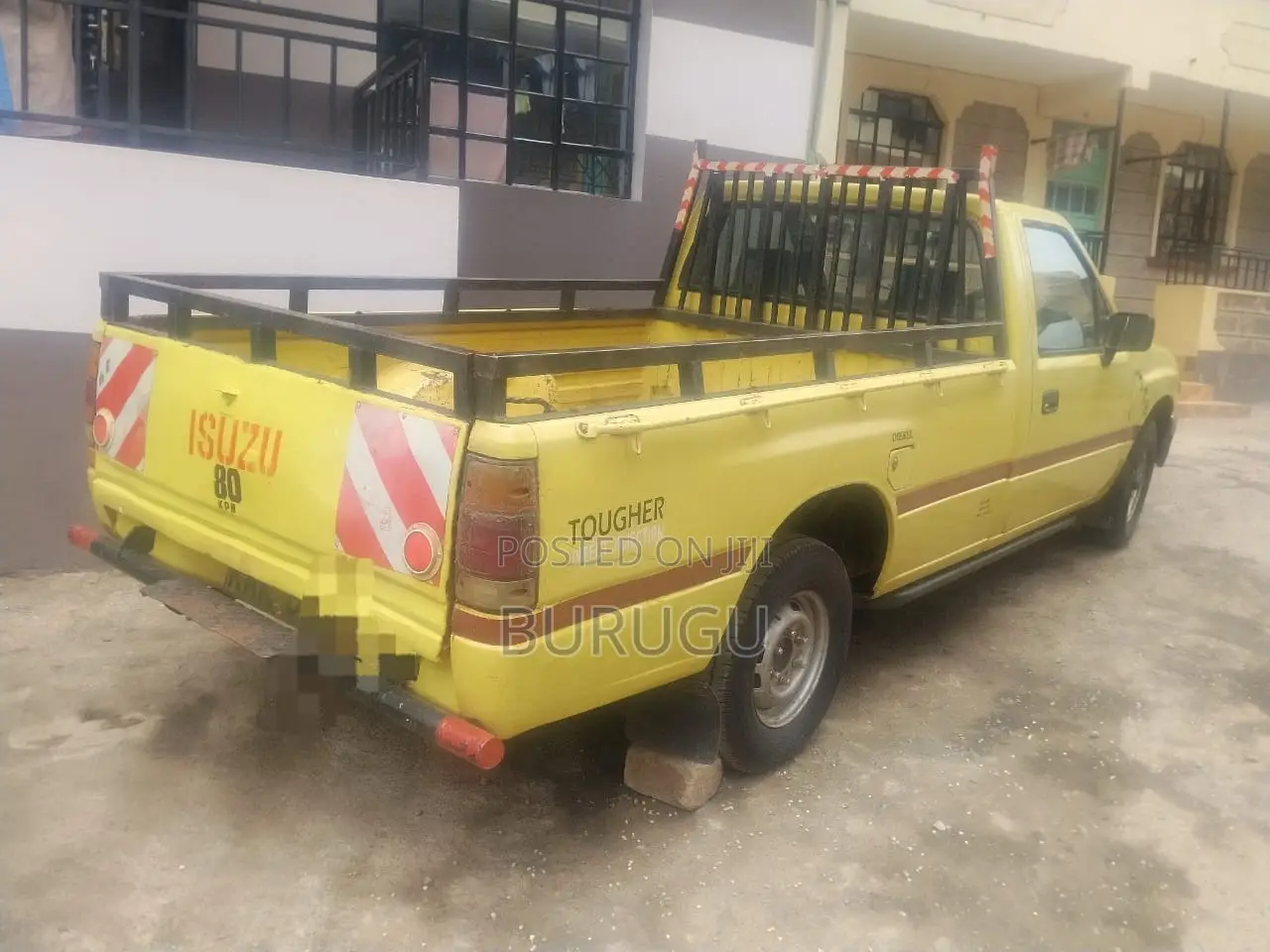 Isuzu Tougher 2000 Beige