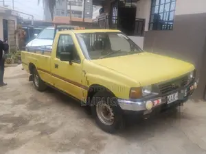 Isuzu Tougher 2000 Beige