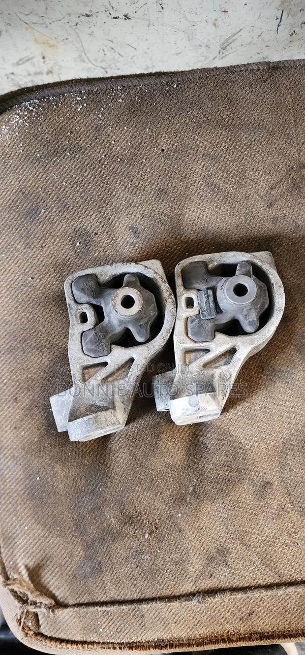 Subaru Outback BR Legacy BM BR Engine Mount