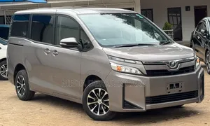 Toyota Voxy 2020 Silver