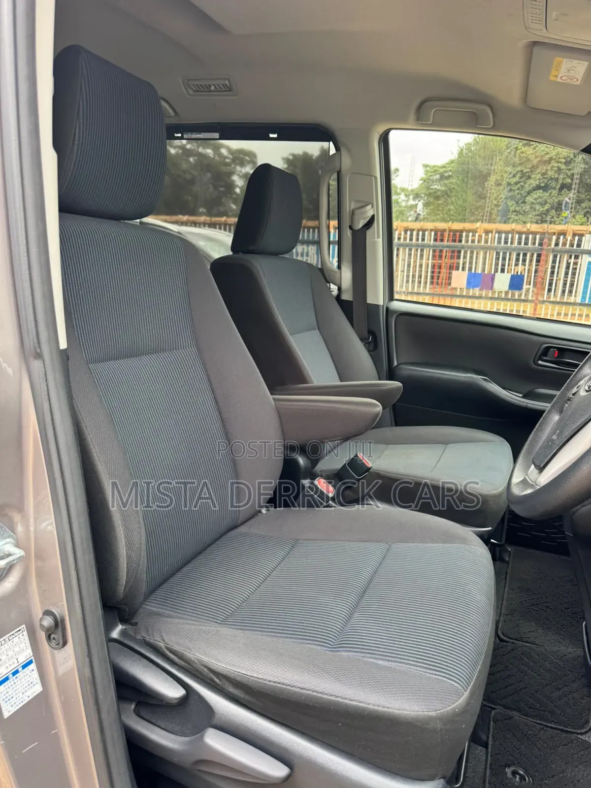 Toyota Voxy 2020 Silver