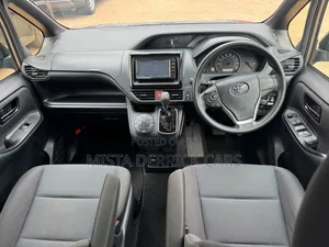 Toyota Voxy 2020 Silver