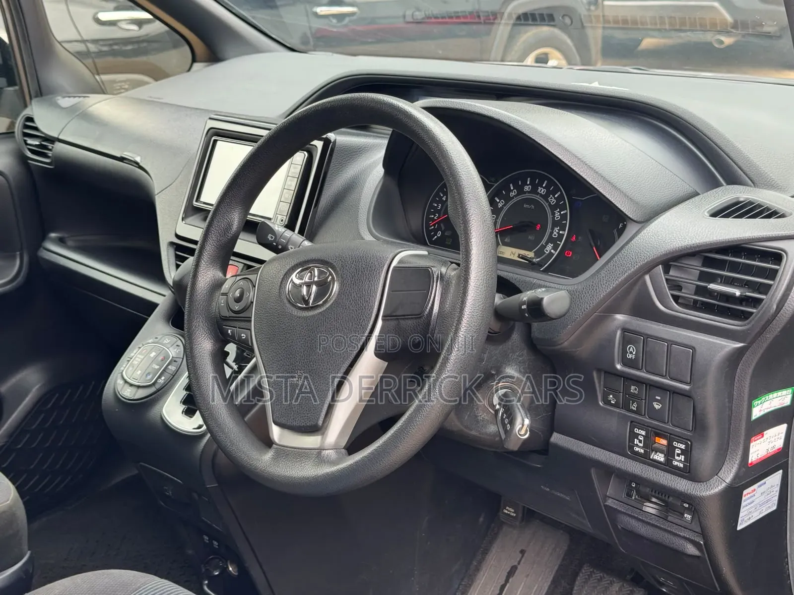 Toyota Voxy 2020 Silver