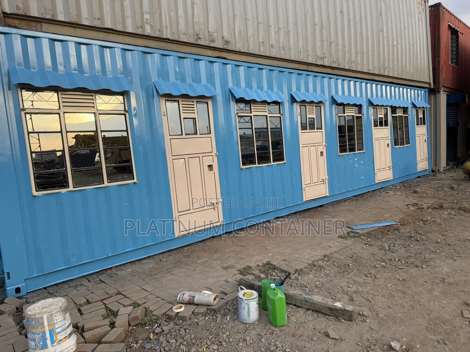 40ft Fabricated Into 4 Rooms