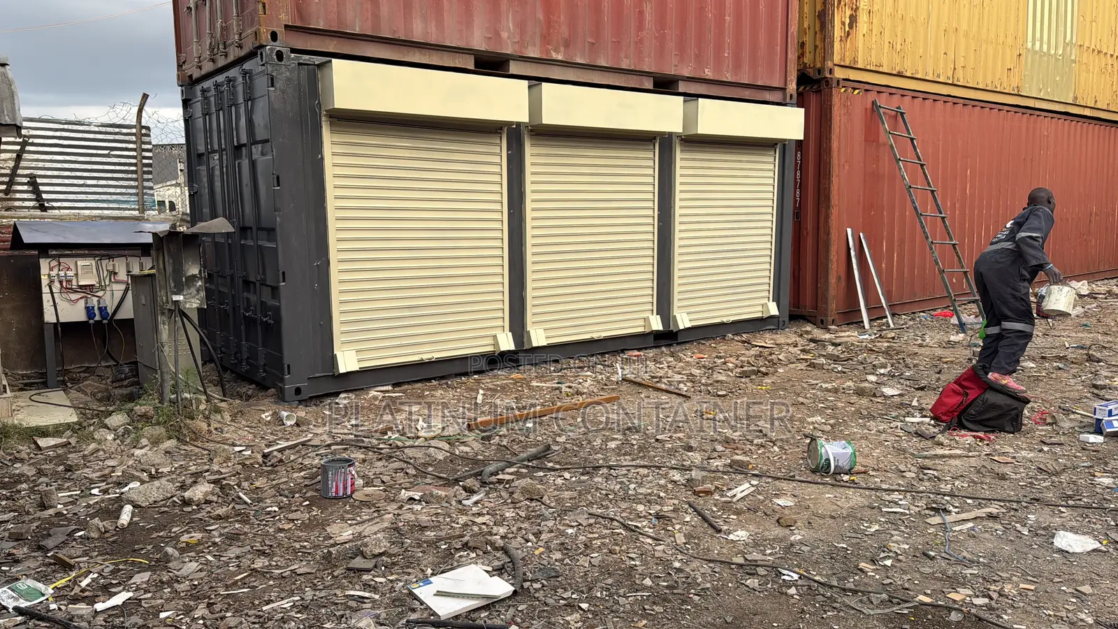 20ft Container With 3 Stalls