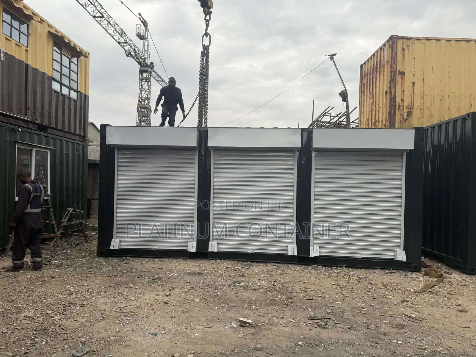 20ft Container With 3 Stalls