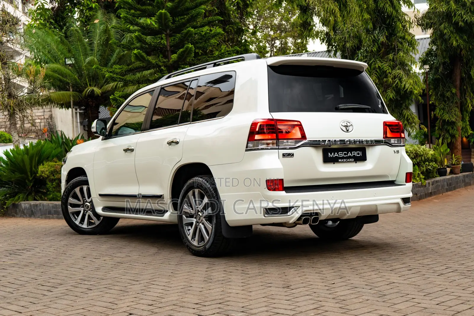 Toyota Land Cruiser 4.6 V8 ZX 2020 White