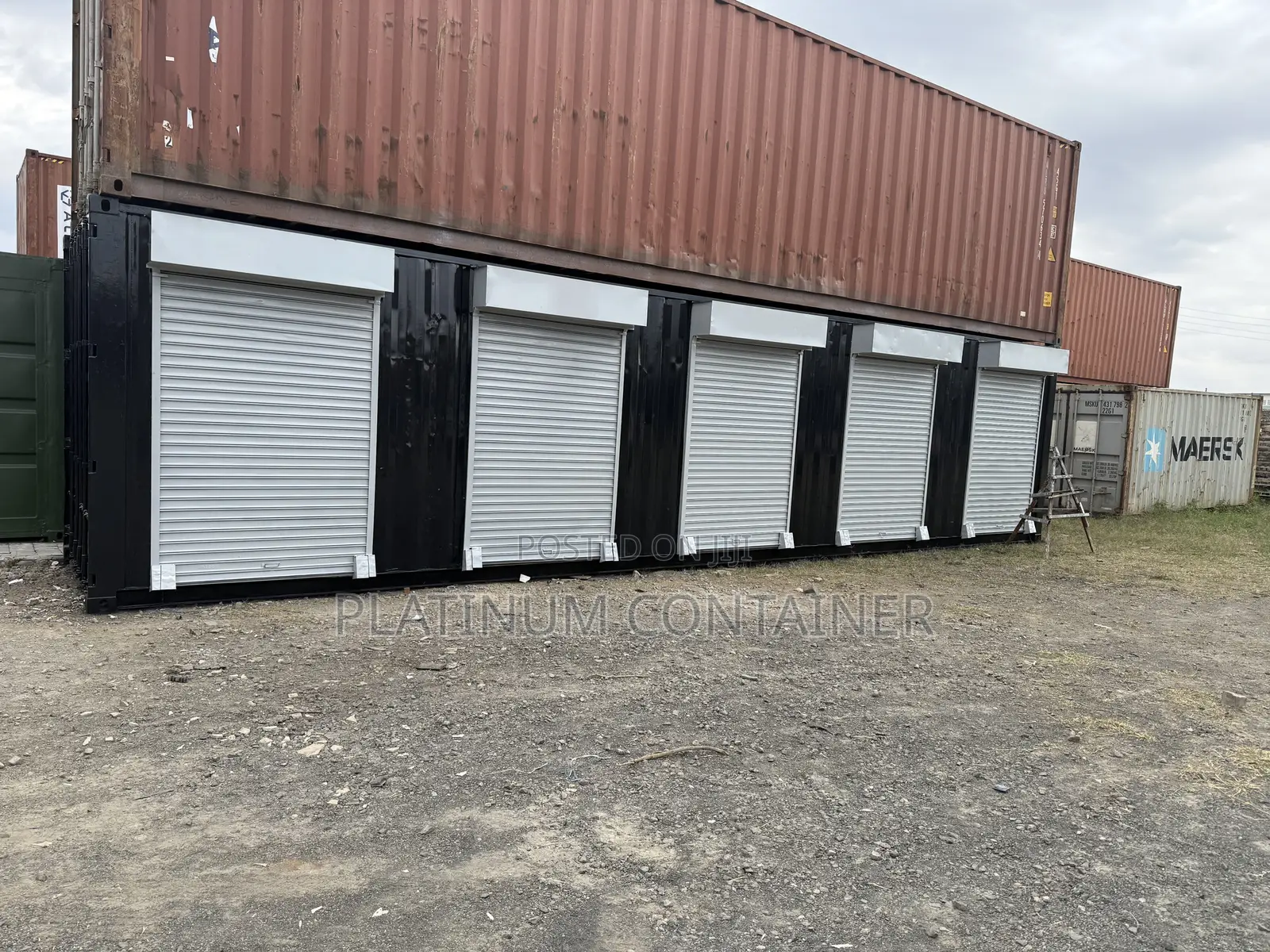 40ft Container Stalls