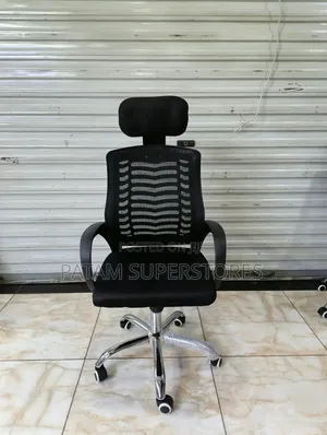 Egonomic Office Chair With Headrest