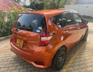 Nissan Note 2018 Orange