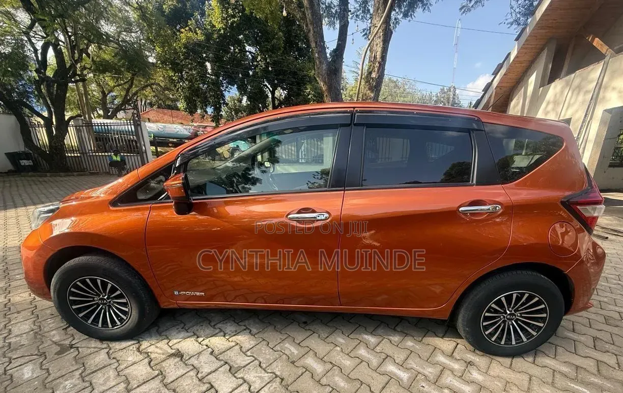 Nissan Note 2018 Orange