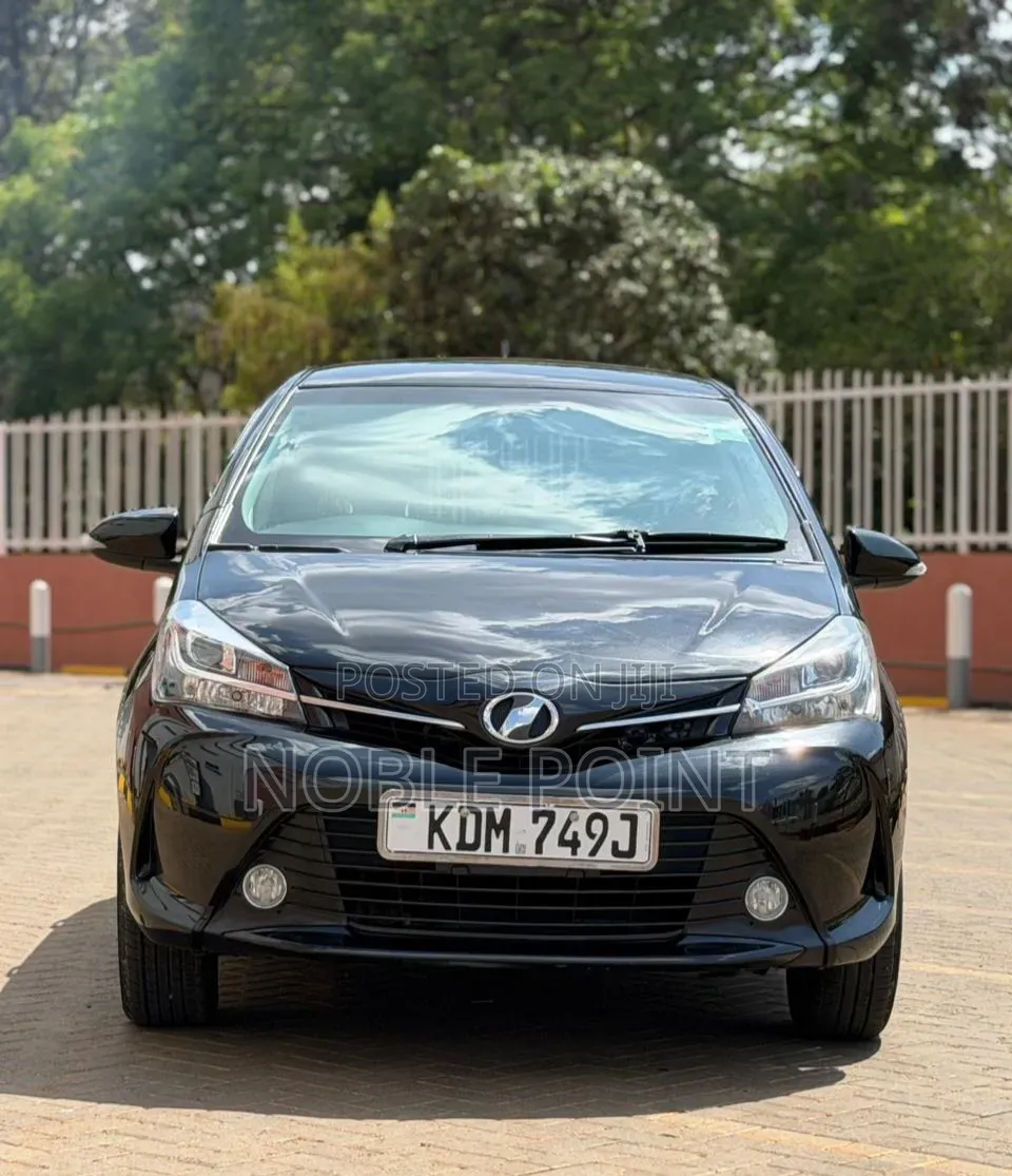 Toyota Vitz 2016 Black