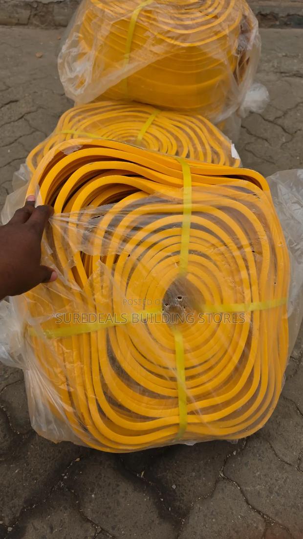 Centre Bulb Water Bar 200mm X 15 Metres