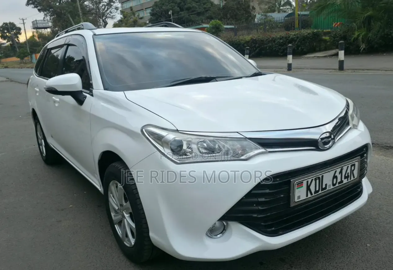 Toyota Corolla Fielder 2016 Off white