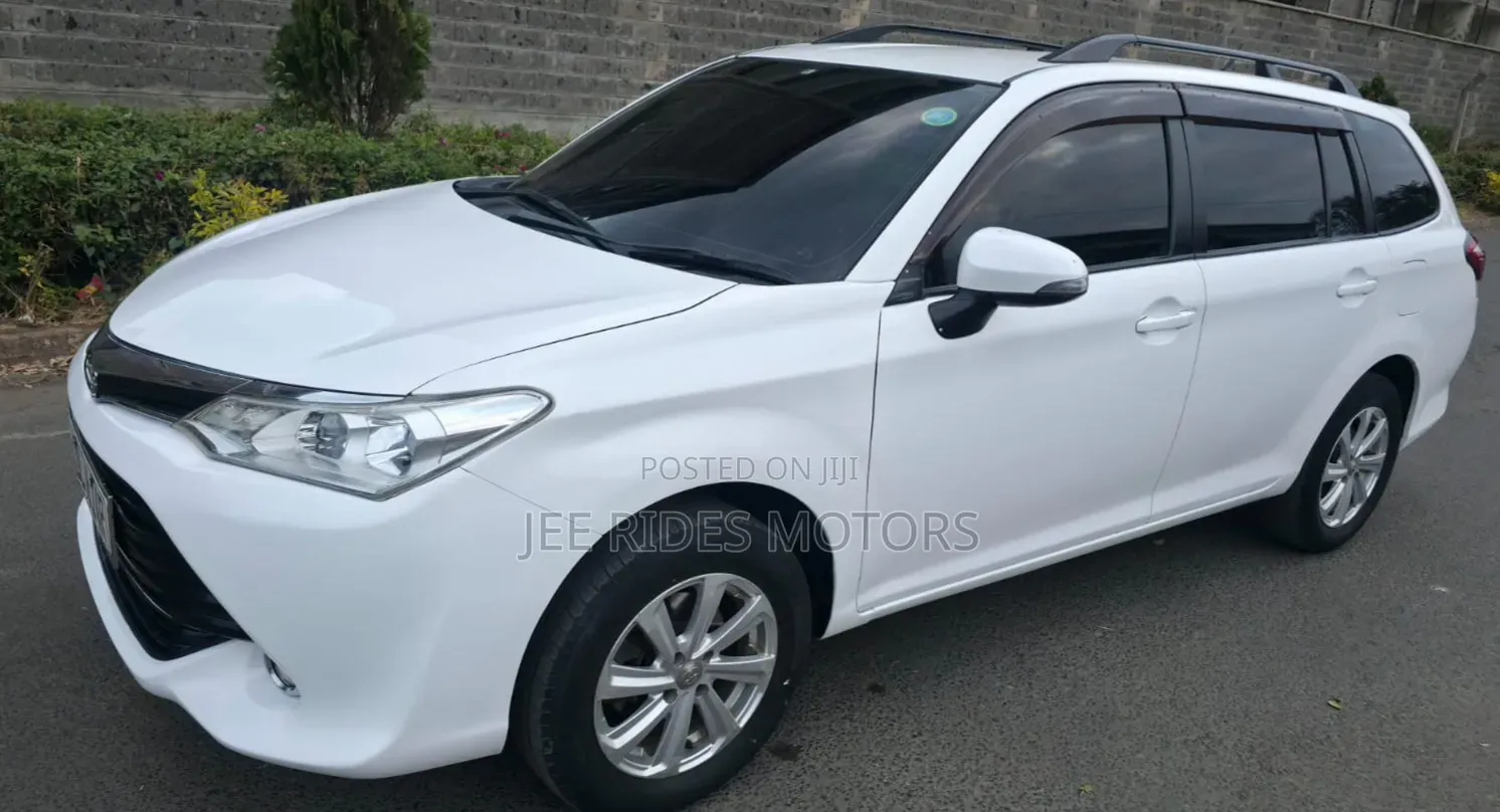 Toyota Corolla Fielder 2016 Off white