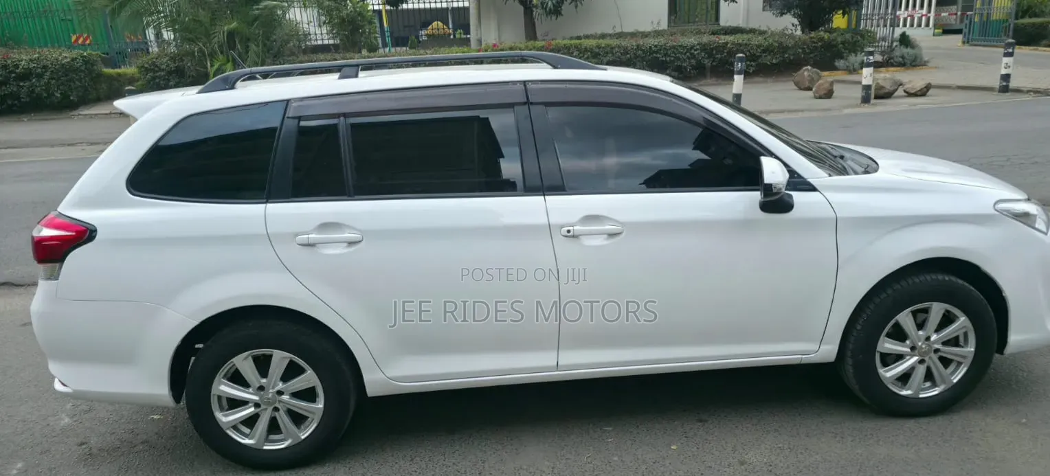 Toyota Corolla Fielder 2016 Off white
