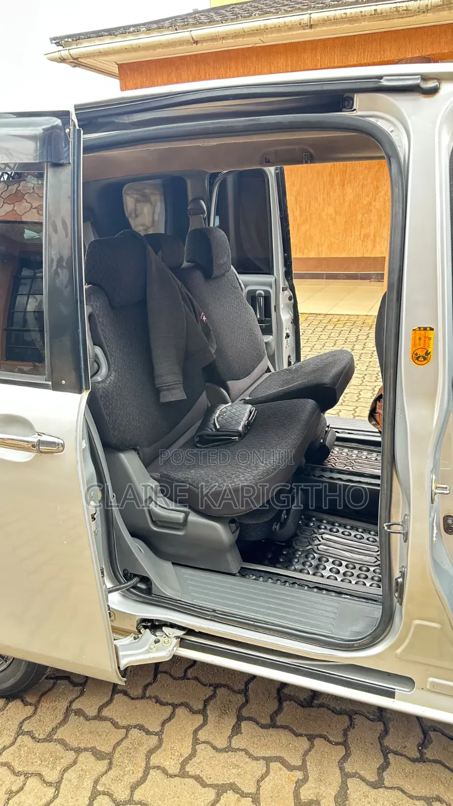 Toyota Sienta 1.5 FWD 2013 Silver
