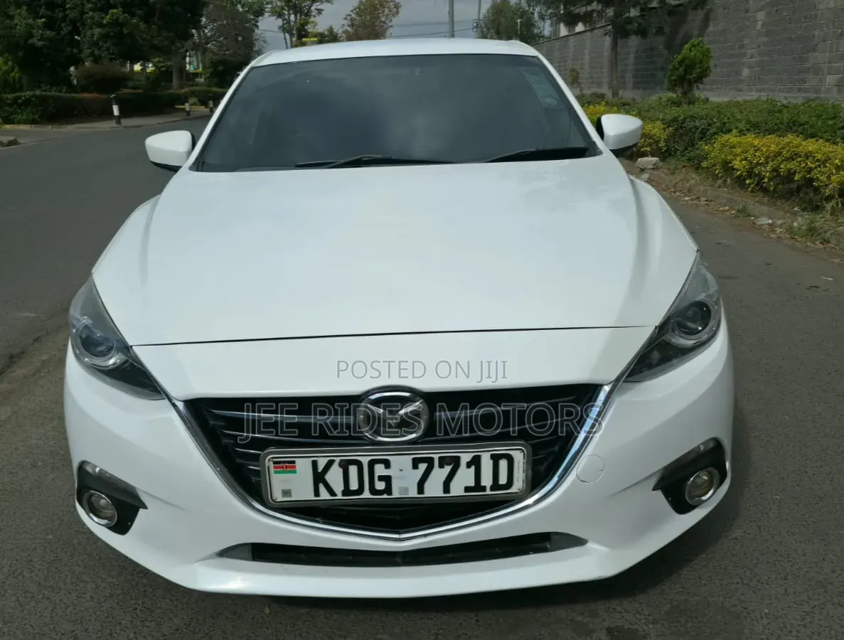 Mazda Axela SV Premium 2014 Off white