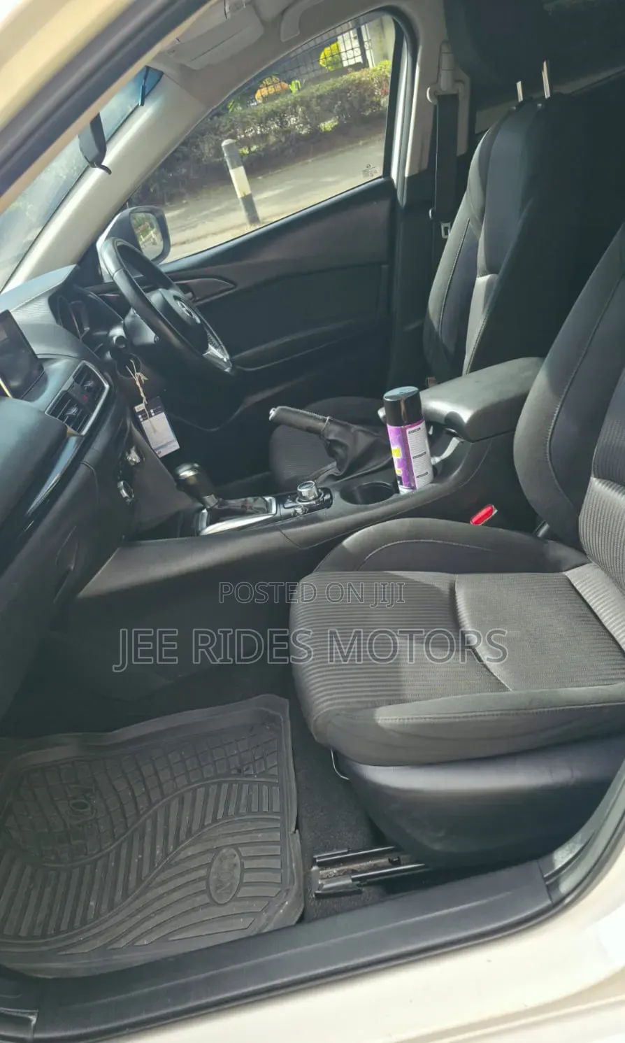 Mazda Axela SV Premium 2014 Off white