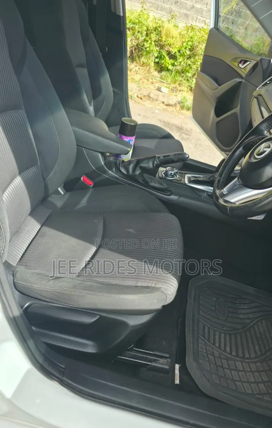 Mazda Axela SV Premium 2014 Off white