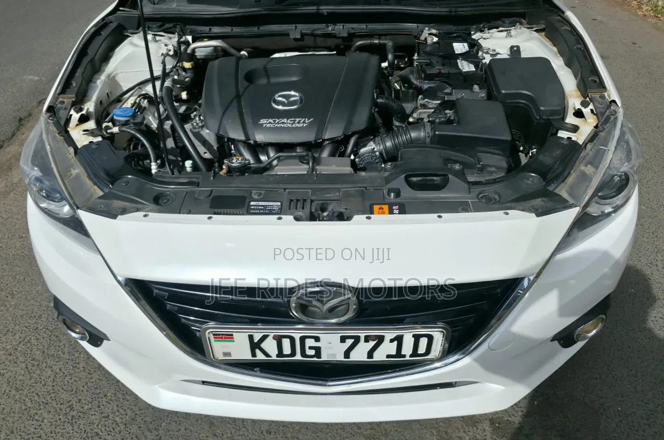 Mazda Axela SV Premium 2014 Off white