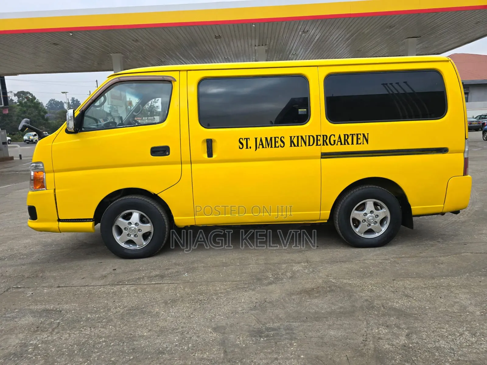 Nissan Caravan (Urvan) 2012 Yellow