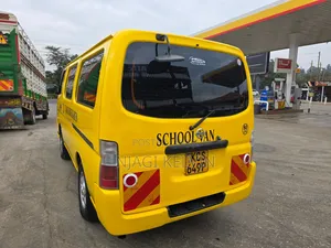 Nissan Caravan (Urvan) 2012 Yellow