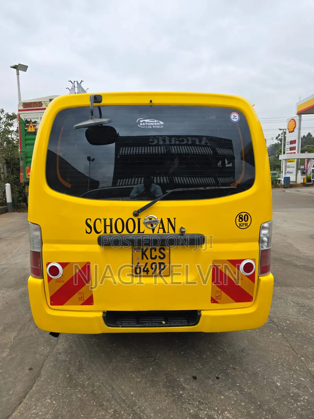 Nissan Caravan (Urvan) 2012 Yellow