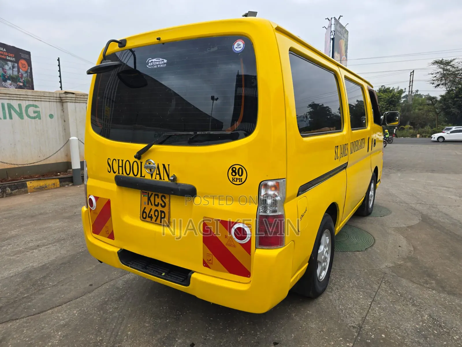 Nissan Caravan (Urvan) 2012 Yellow