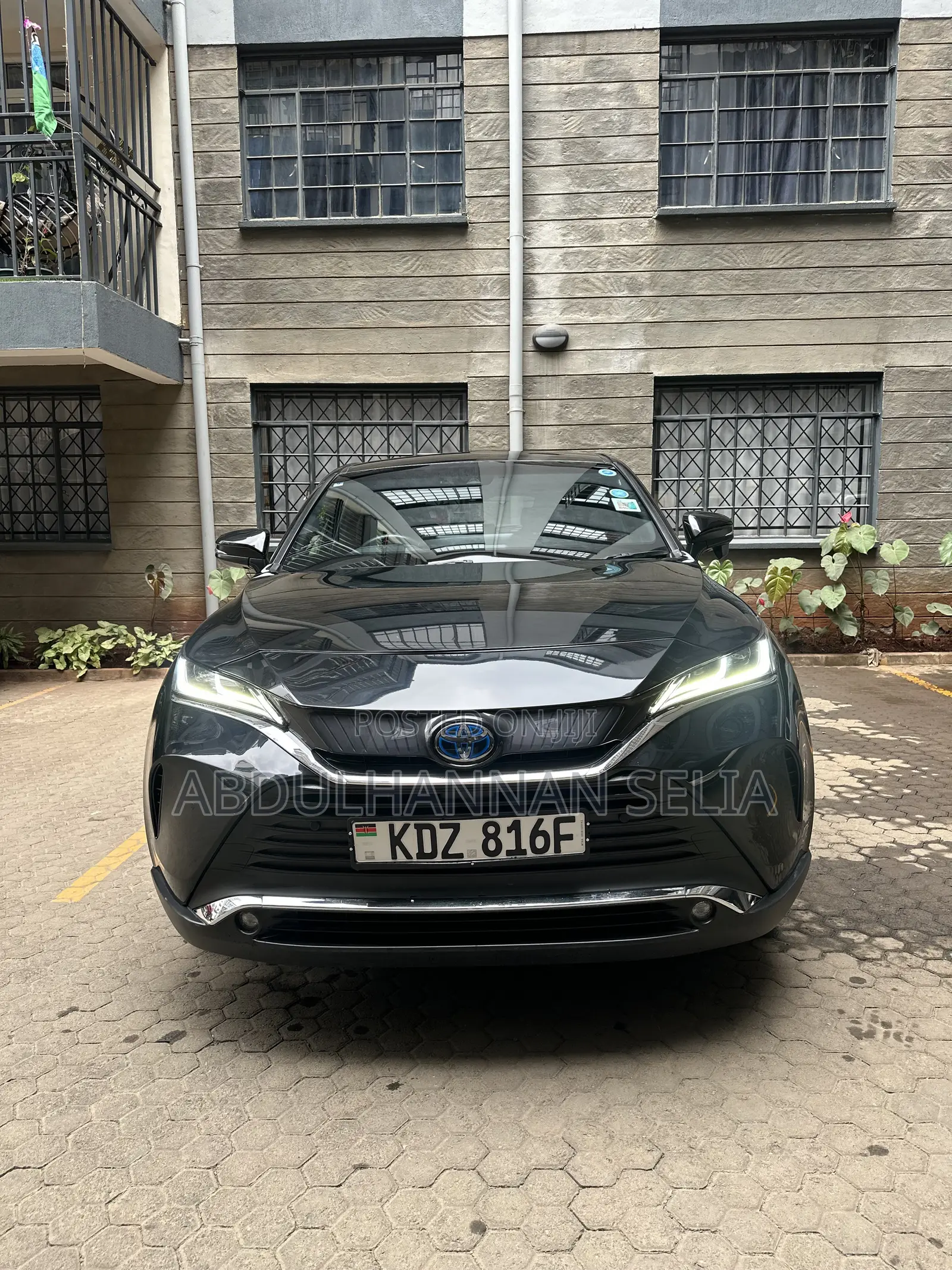 Toyota Harrier 2.5 Hybrid 2020 Black