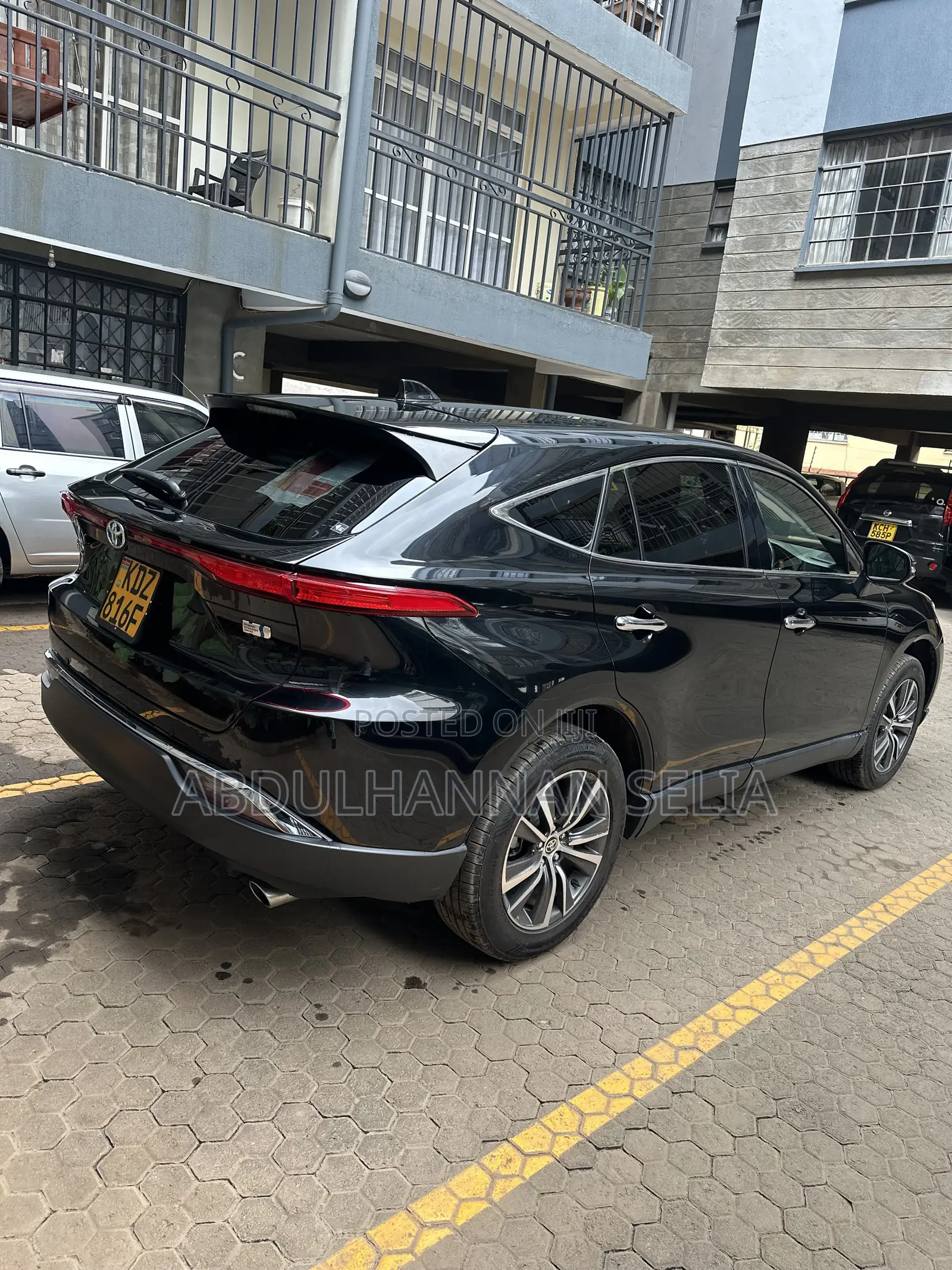 Toyota Harrier 2.5 Hybrid 2020 Black