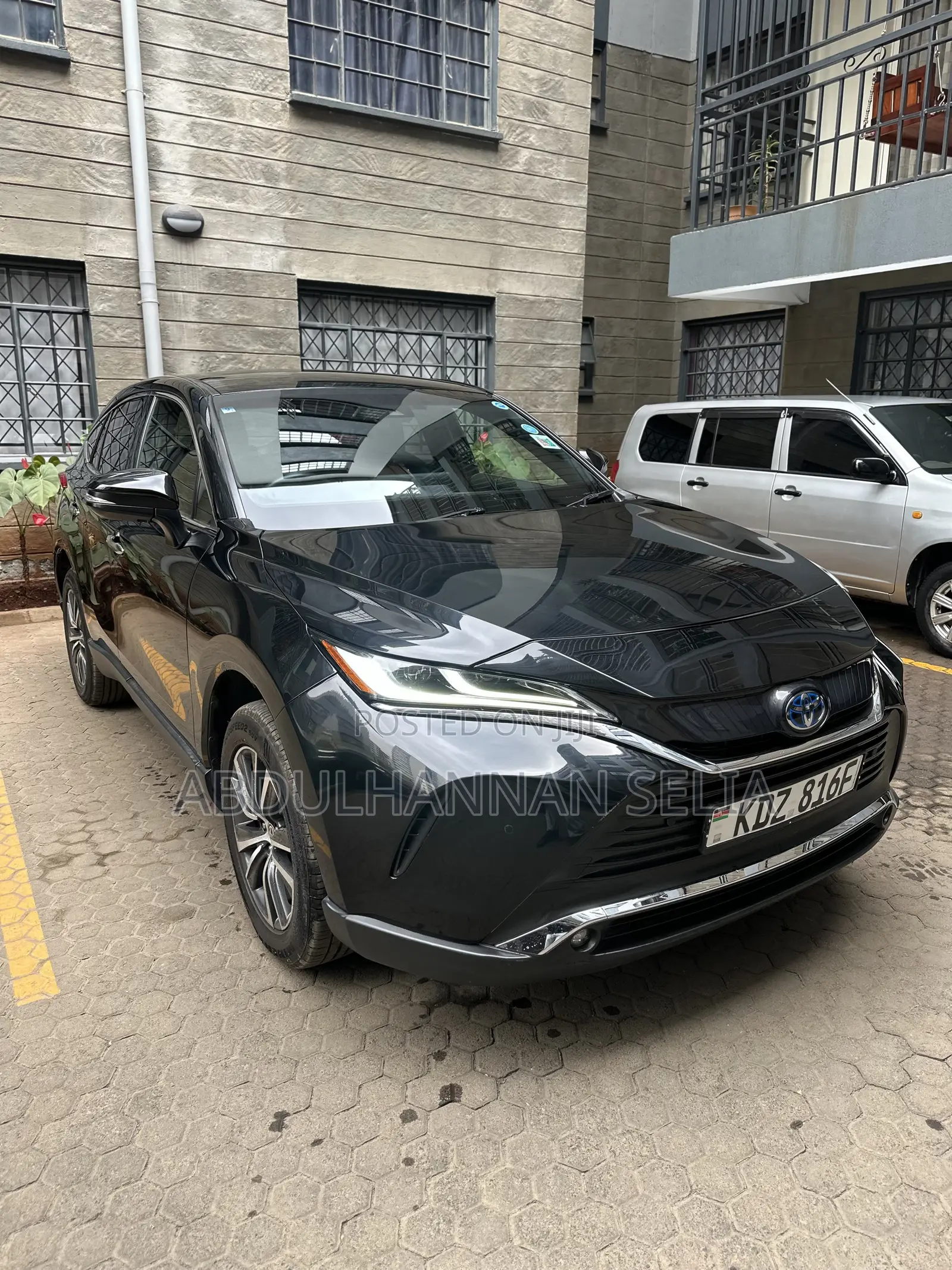 Toyota Harrier 2.5 Hybrid 2020 Black