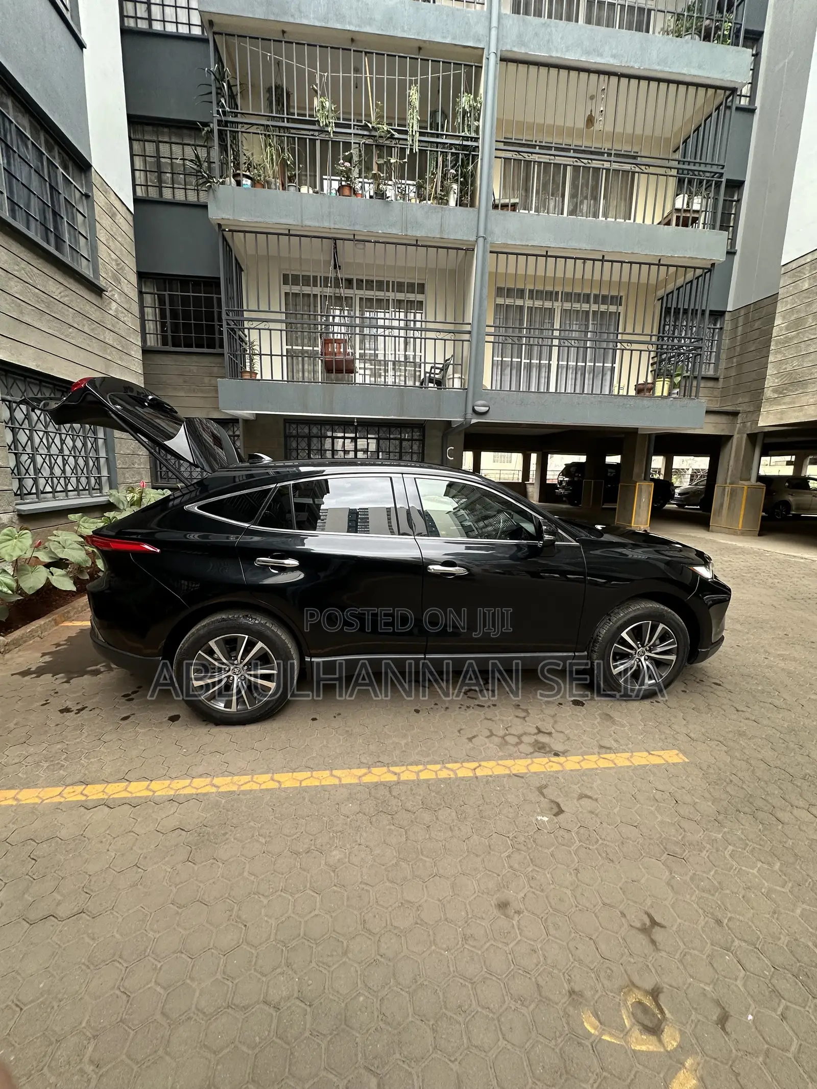 Toyota Harrier 2.5 Hybrid 2020 Black