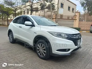 Honda Vezel 1.5 Hybrid 2WD 2015 White