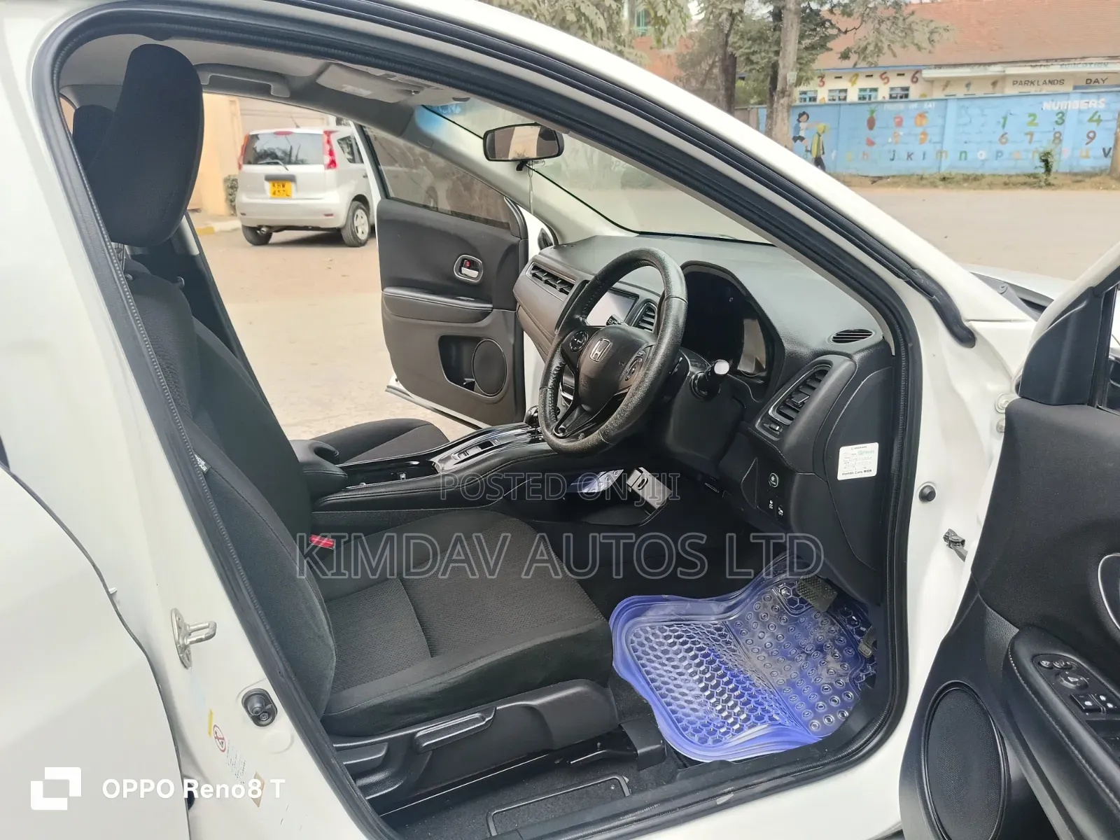 Honda Vezel 1.5 Hybrid 2WD 2015 White
