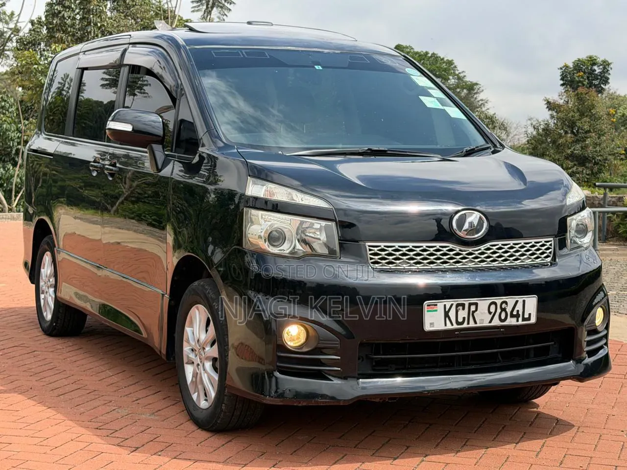 Toyota Voxy 2011 Black