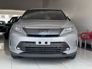 Toyota Harrier 2.0 2020 Silver