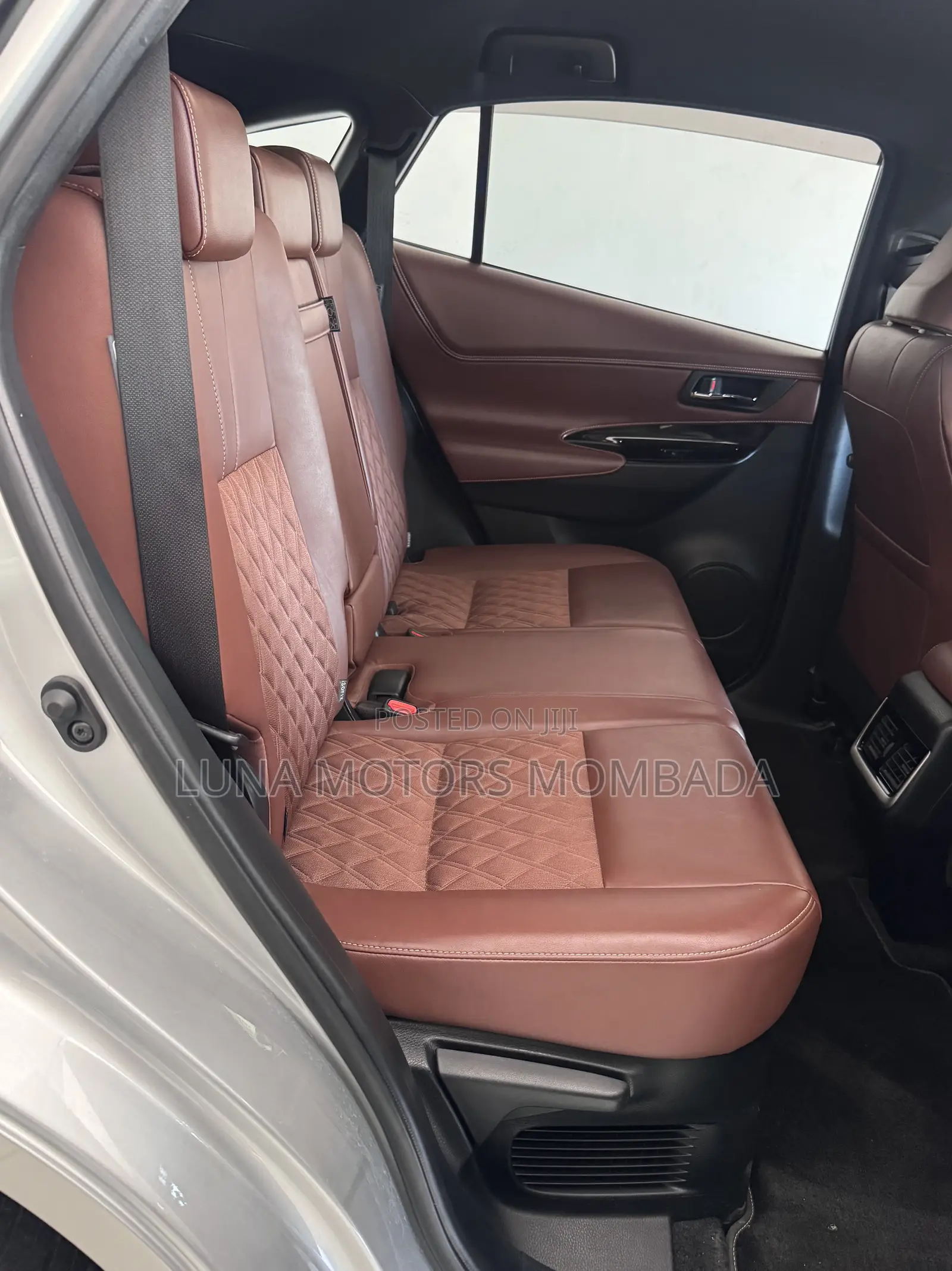 Toyota Harrier 2.0 2020 Silver