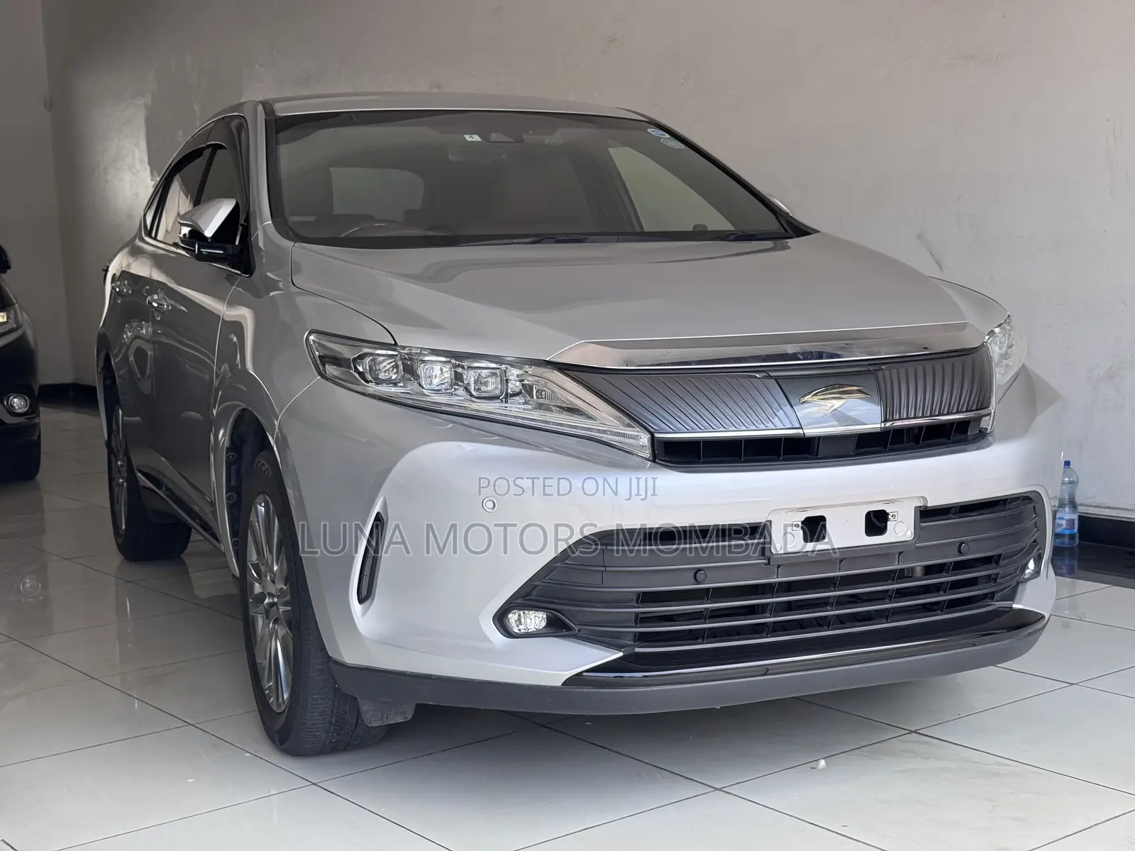Toyota Harrier 2.0 2020 Silver