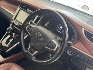 Toyota Harrier 2.0 2020 Silver