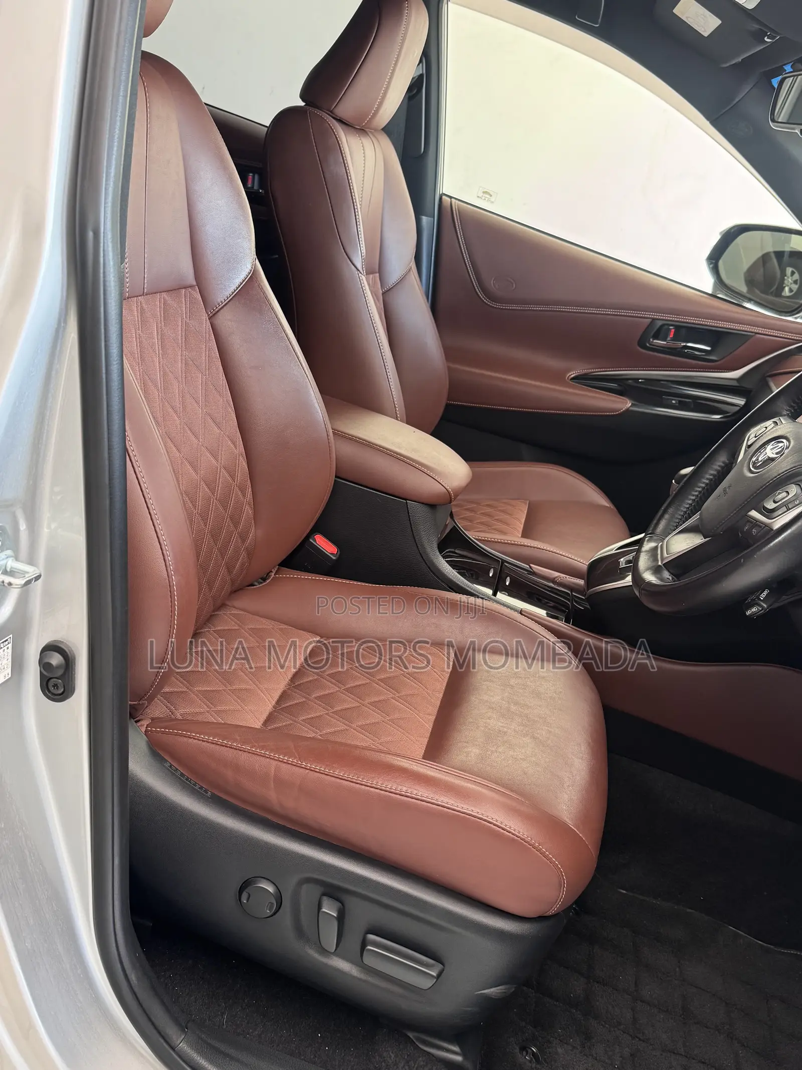 Toyota Harrier 2.0 2020 Silver