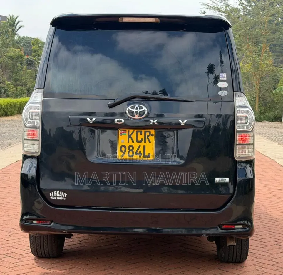 Toyota Voxy 2011 Black