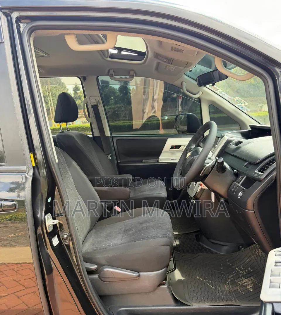 Toyota Voxy 2011 Black