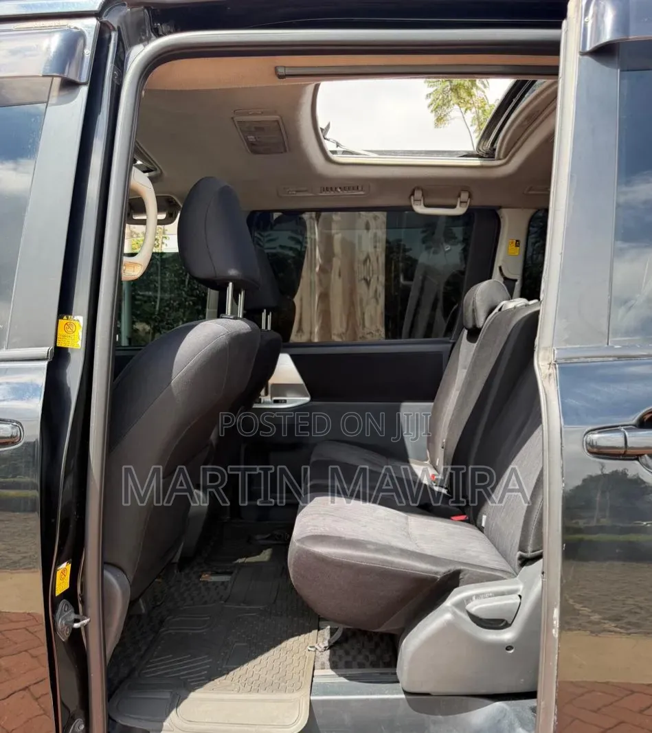 Toyota Voxy 2011 Black