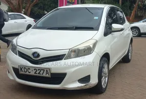 Toyota Vitz 2013 White