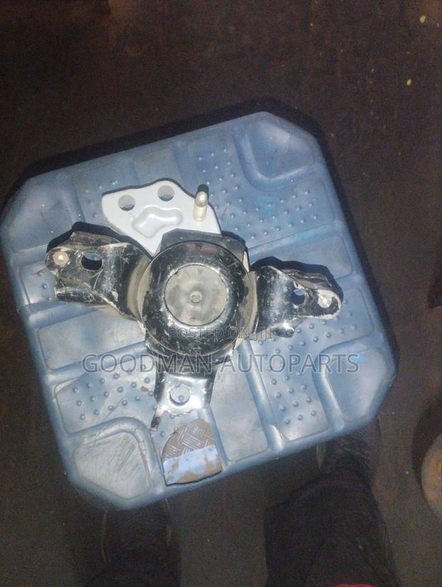 Vitz Old Model Engine Mount - thumbnail 2